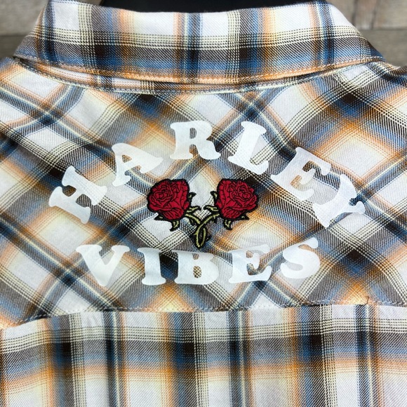 Harley Davidson Ladies size L long sleeved button down shirt - Picture 4 of 5